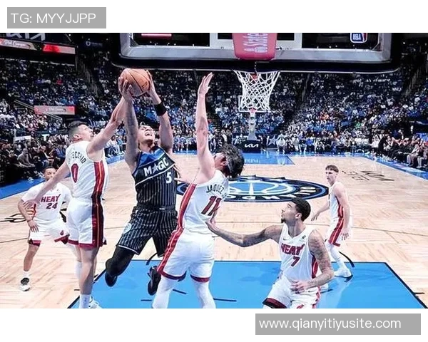 班凯罗外线状态低迷22投10中仅得25分8篮板并送出5次失误