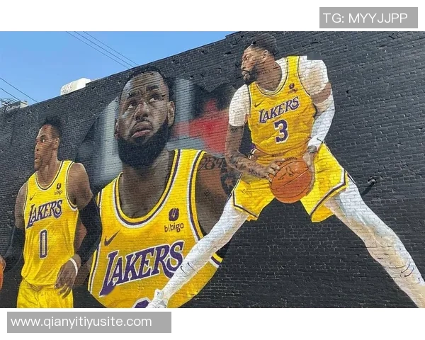 夸梅布朗谈科比遭黑与詹姆斯遭遇引发的争议与双标现象